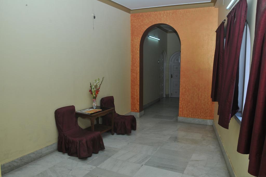New Hotel White Palace Calcutta Extérieur photo