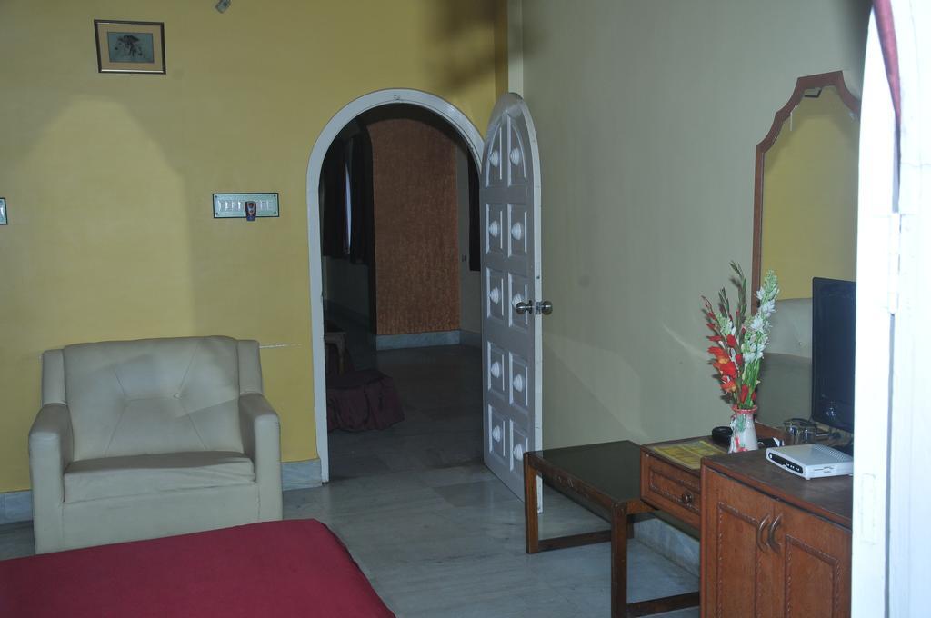 New Hotel White Palace Calcutta Extérieur photo