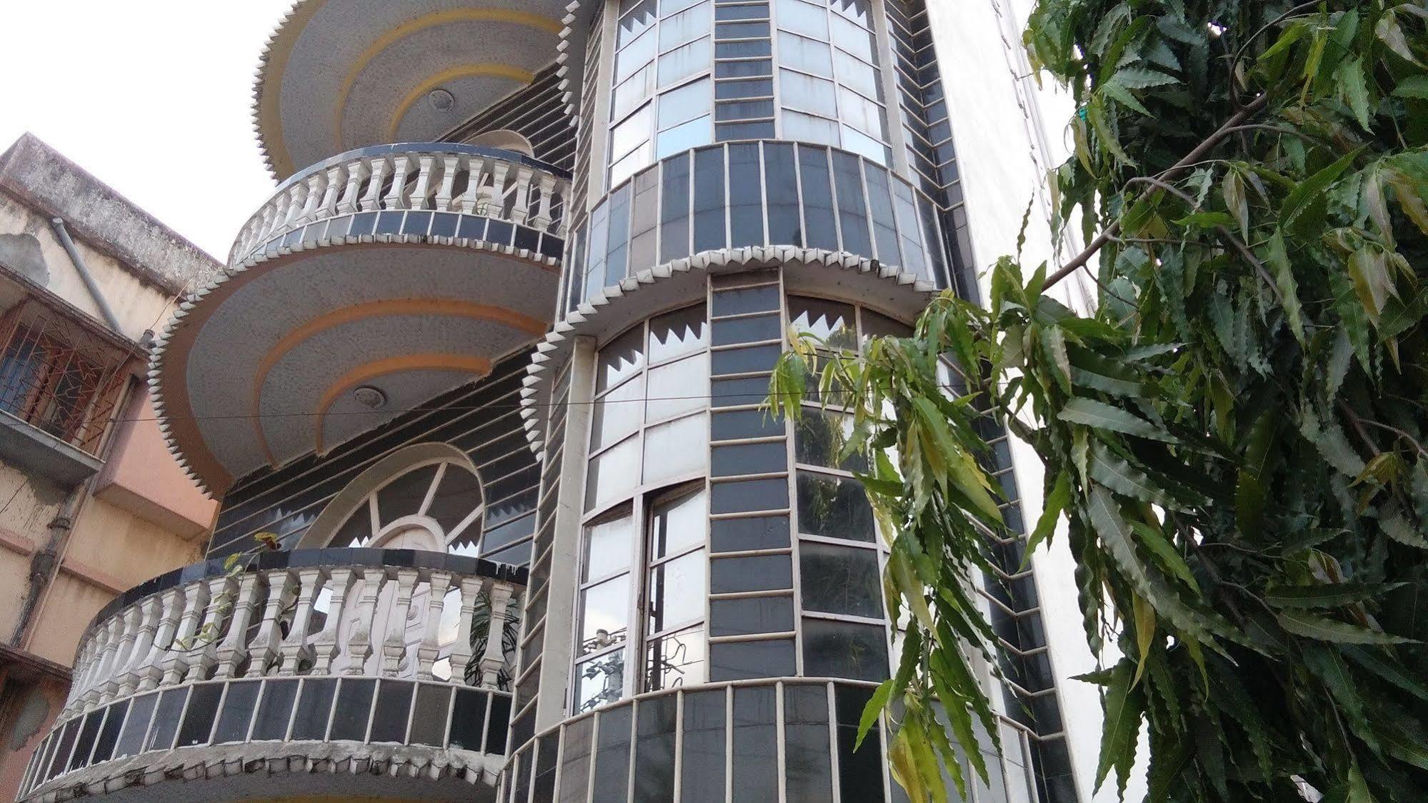New Hotel White Palace Calcutta Extérieur photo