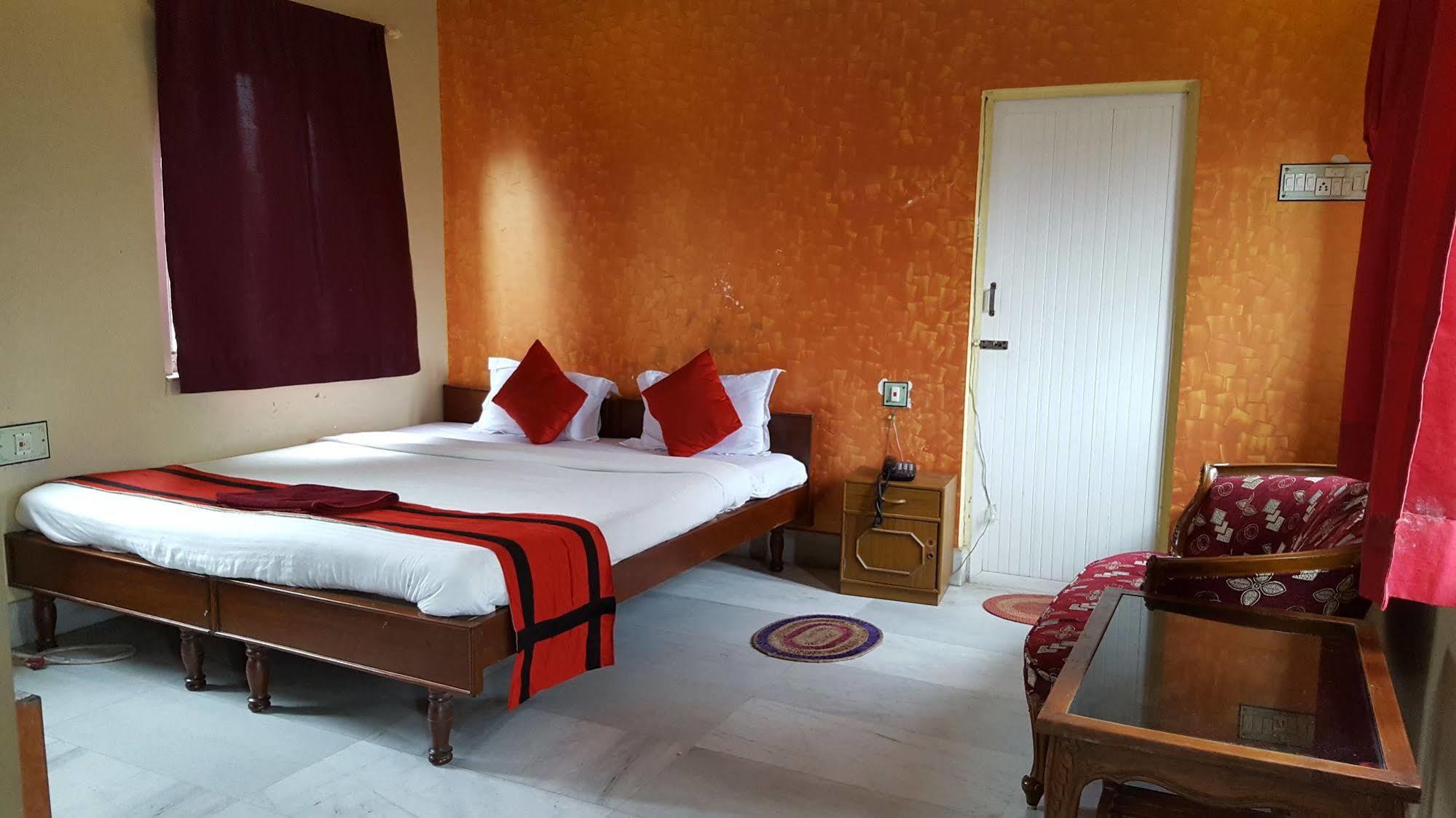 New Hotel White Palace Calcutta Extérieur photo